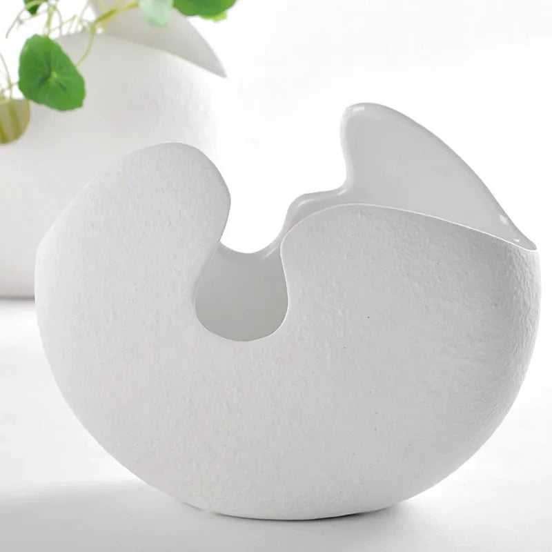 Contemporary White Ceramic Eggshell Vase - Elegant Flower Pot for Home Decor and Gifting