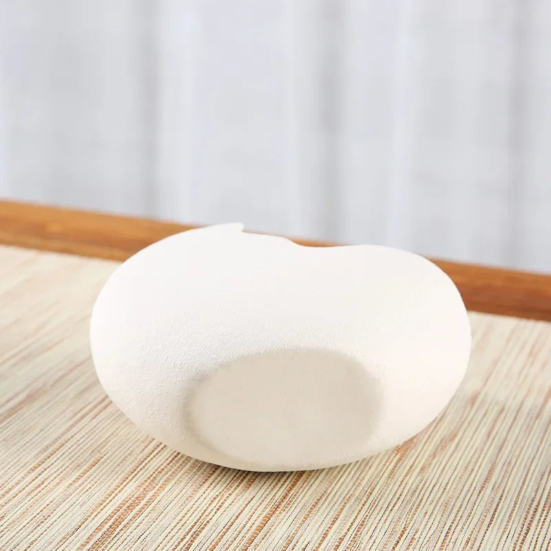Contemporary White Ceramic Eggshell Vase - Elegant Flower Pot for Home Decor and Gifting